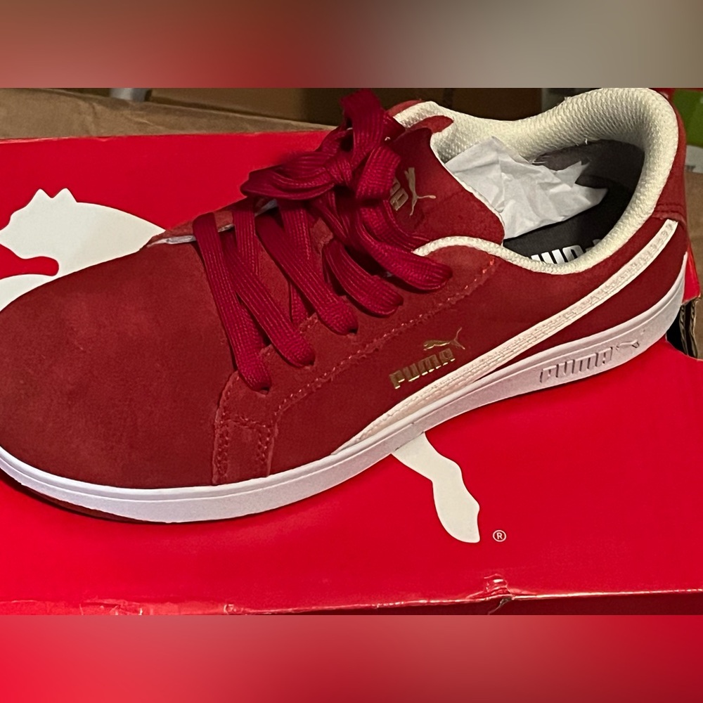 Pumas, Iconic suede red safety shoes
